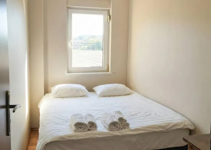 Zakatek Trzech Braci אוסטראון